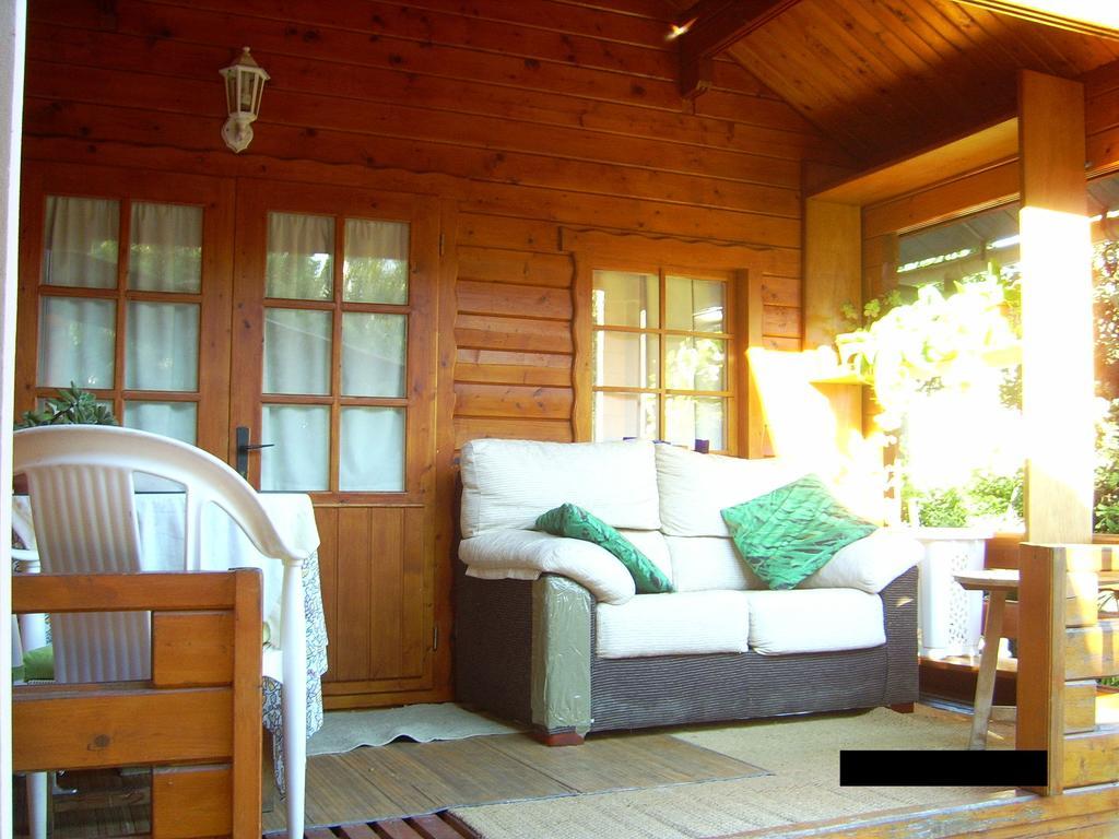 Wooden Bungalow Vakantiehuis *